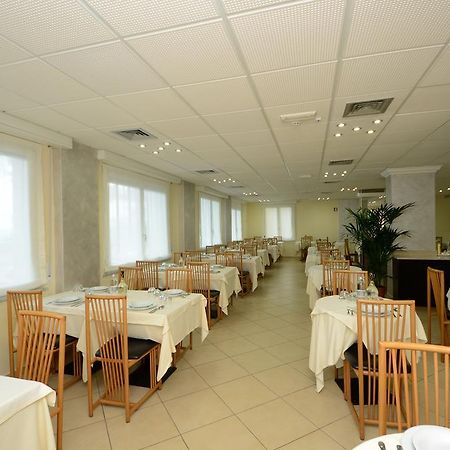 Hotel Lido Mazzini Loano Esterno foto