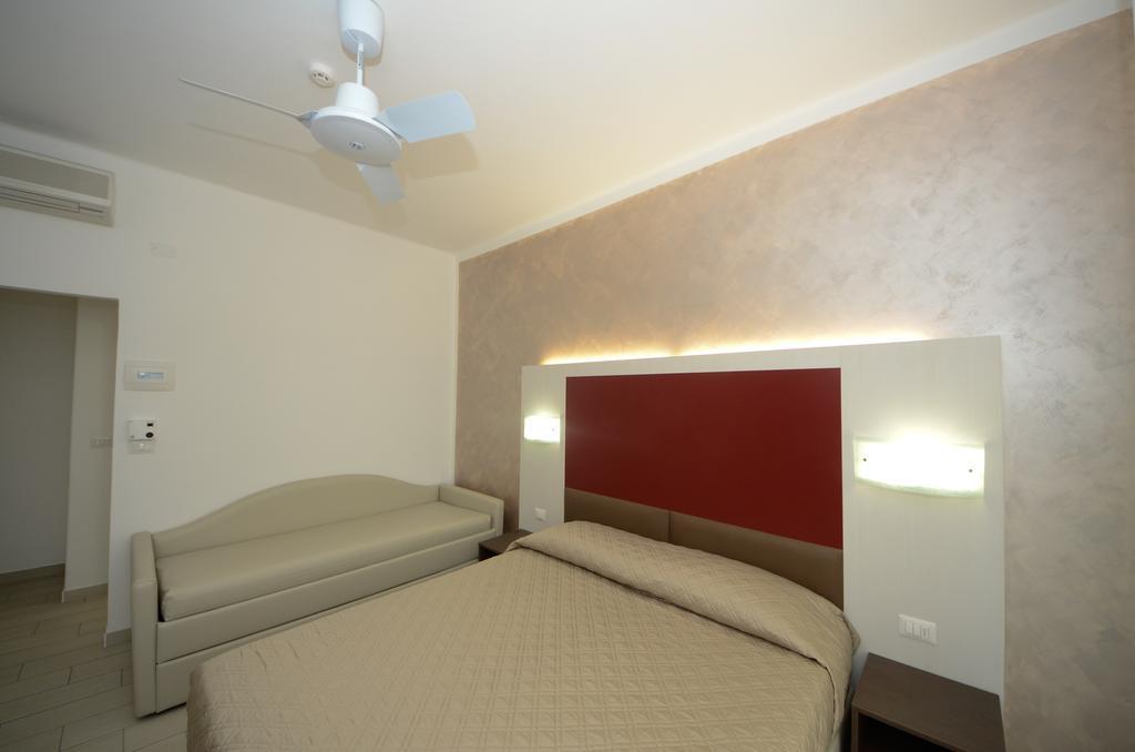 Hotel Lido Mazzini Loano Camera foto