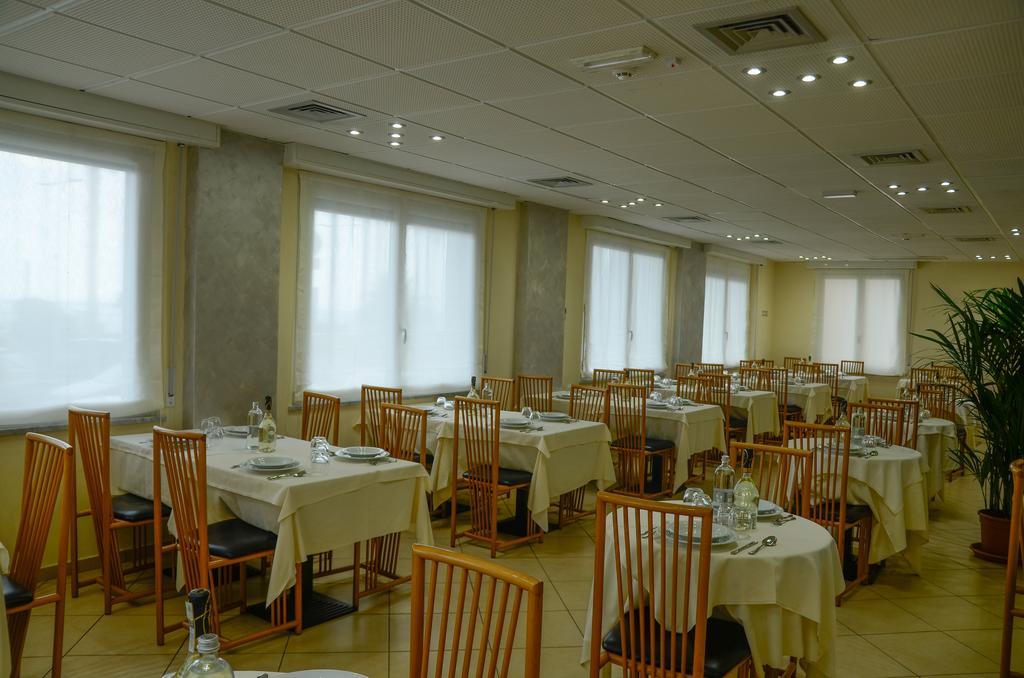 Hotel Lido Mazzini Loano Esterno foto