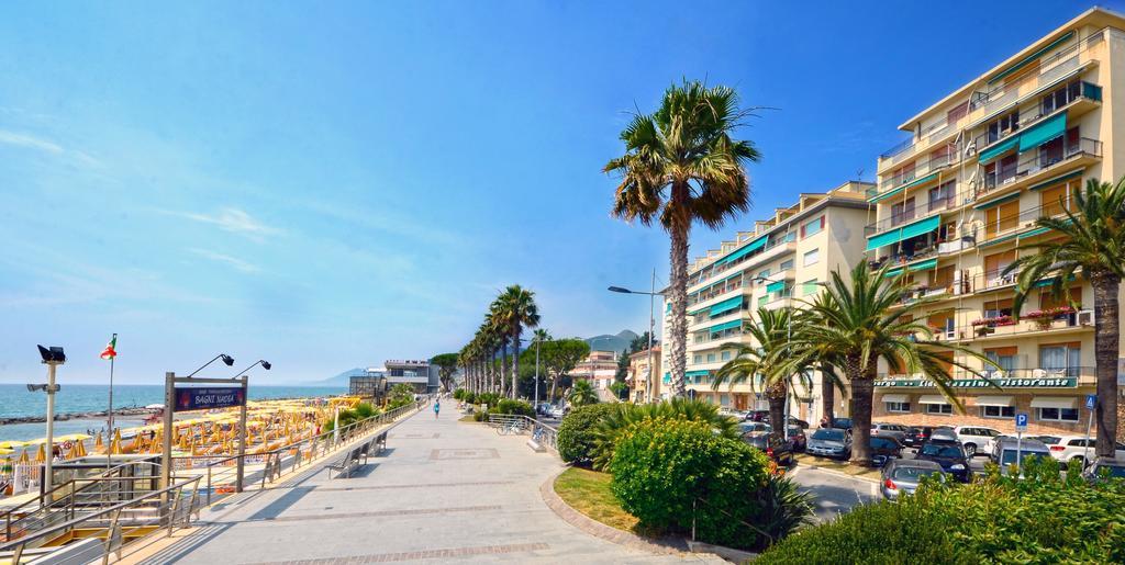 Hotel Lido Mazzini Loano Esterno foto