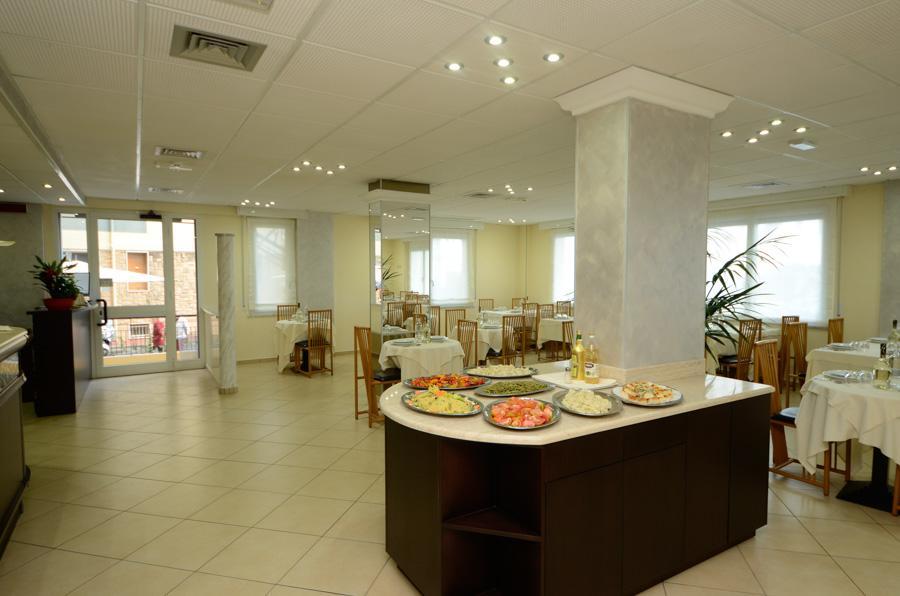 Hotel Lido Mazzini Loano Esterno foto